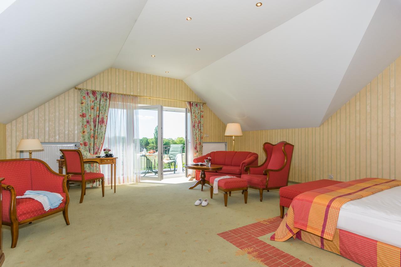Lohmann'S Romantik Hotel Gravenberg Langenfeld  Ngoại thất bức ảnh