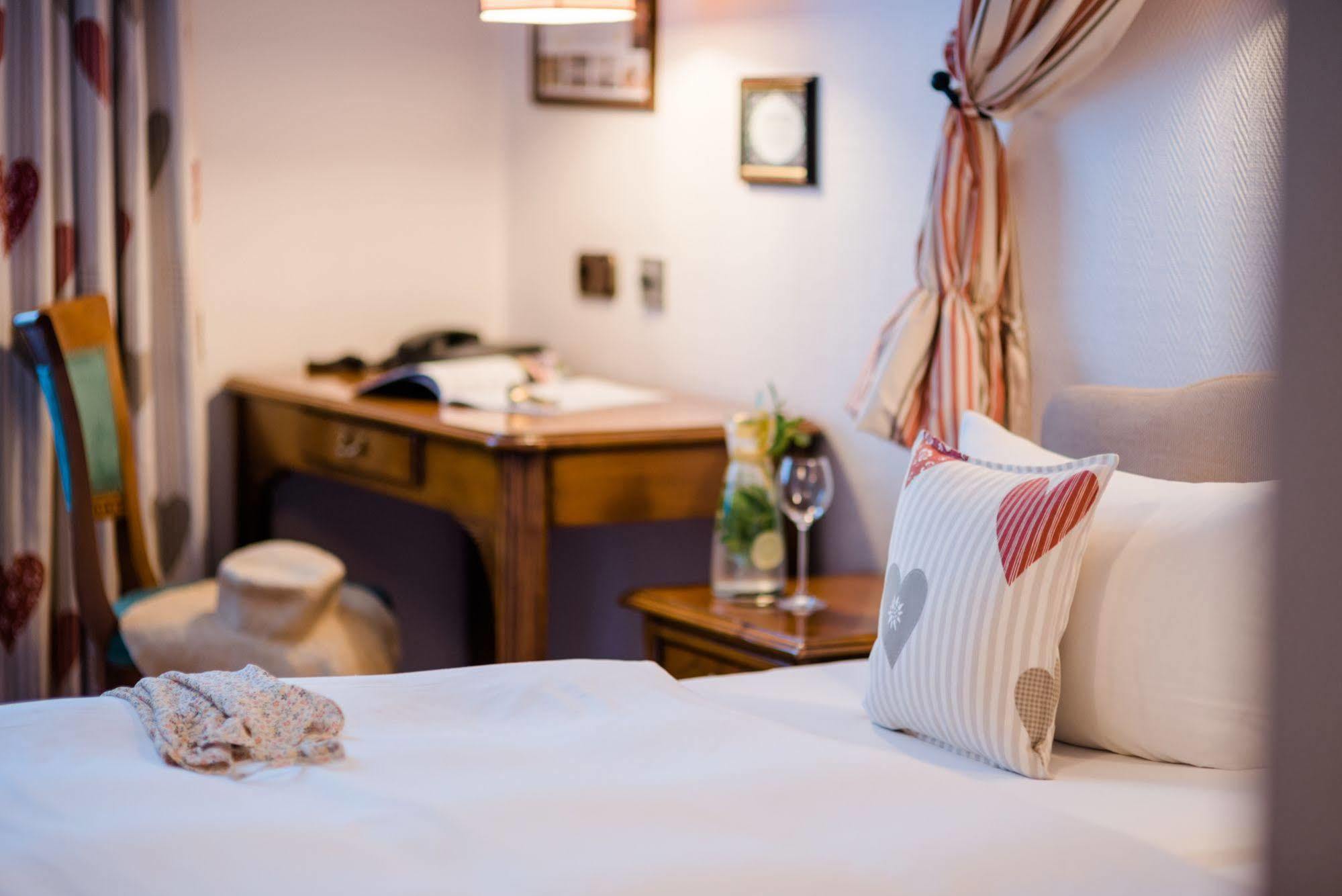 Lohmann'S Romantik Hotel Gravenberg Langenfeld  Ngoại thất bức ảnh