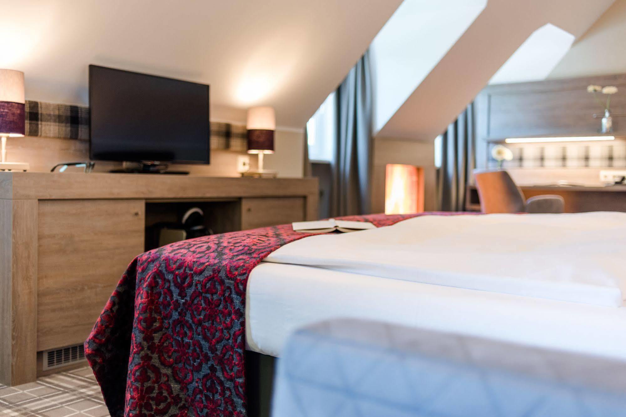Lohmann'S Romantik Hotel Gravenberg Langenfeld  Ngoại thất bức ảnh