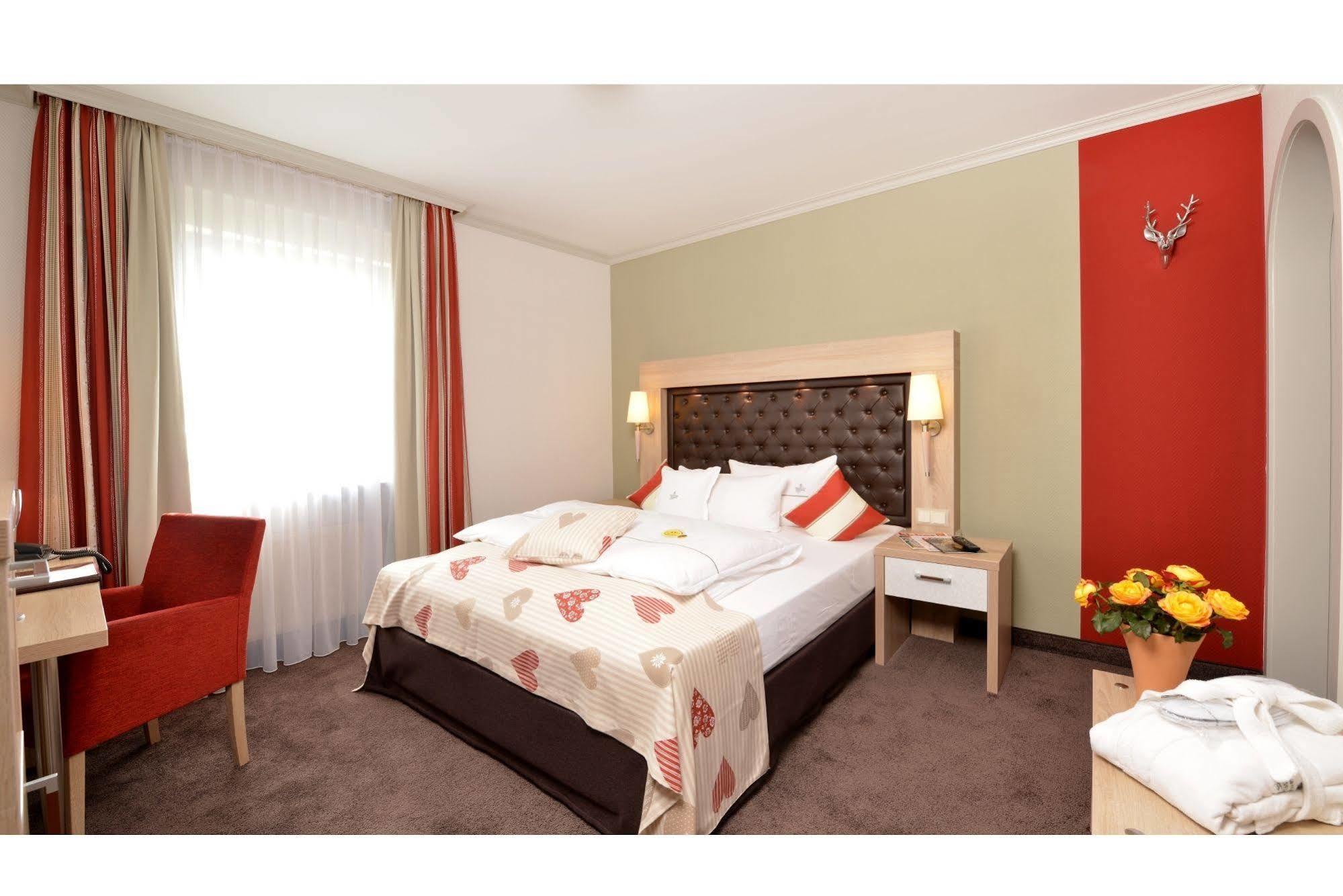 Lohmann'S Romantik Hotel Gravenberg Langenfeld  Ngoại thất bức ảnh